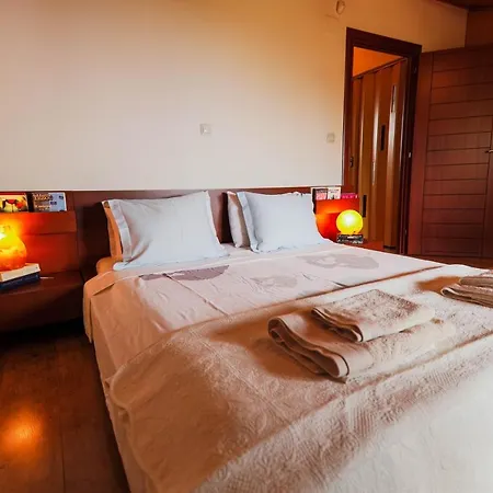 빌라 Zeusplace Fenia's Nest House *